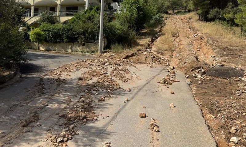 φερτα υλικα στους δρομους της δροσιας αττικης