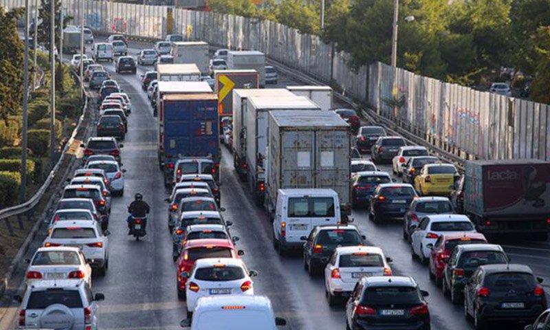 κινηση αυτοκινητων στην εθνικη οδο