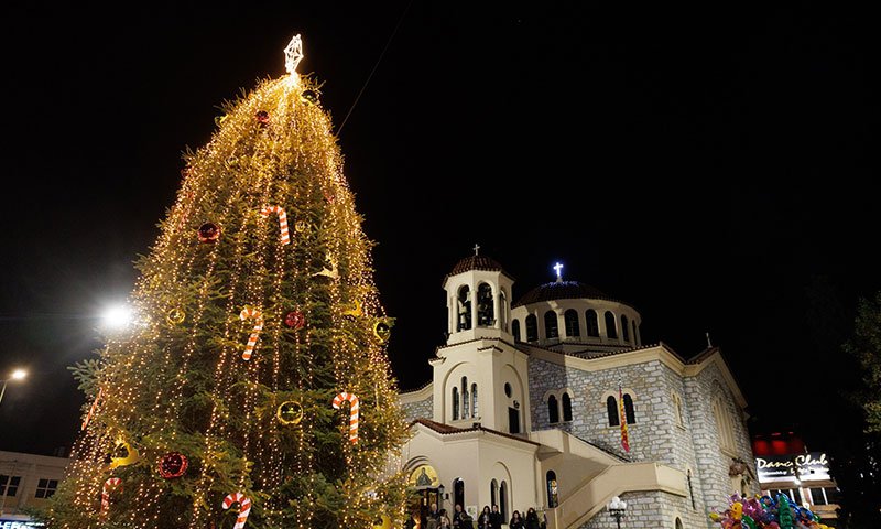 φωταγώγηση χριστουγεννιατικου δεντρου στην αγια παρασκευη