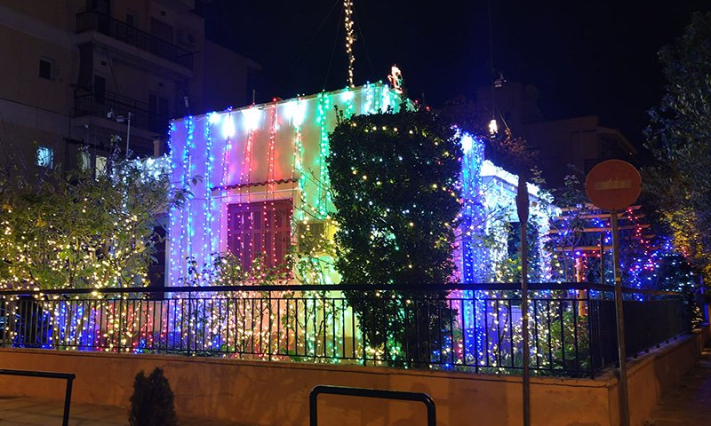 σπιτι με χριστουγεννιατικα φωτακια στο Χαλανδρι