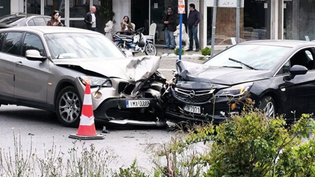 τροχαιο νεα ερυθραια στη χαριλαου τρικουπη και τατοιου
