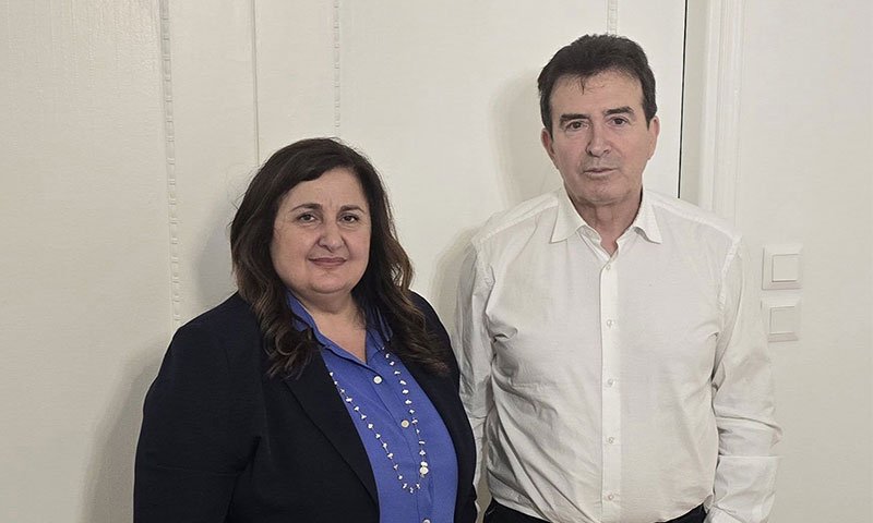 η δημαρχος κατερινα μαϊχοσογλου με τον Μιχαλη Χρυσοχοϊδη